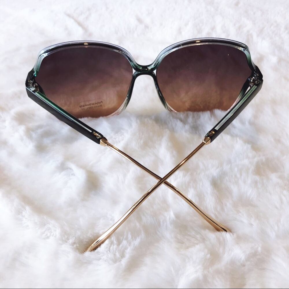 Charlotte Green Oversized Metal Round Sunglasses - Picture 2 of 8